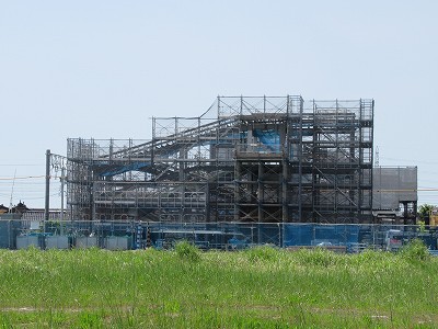 東口
