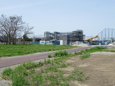 東口
