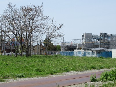東口