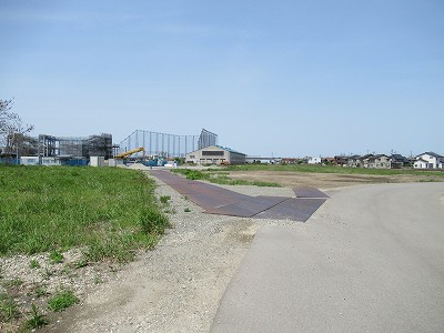 東口