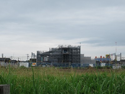 東口