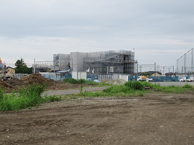 東口