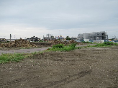 東口